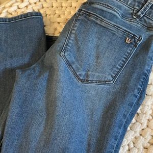 Super flattering, petite cut